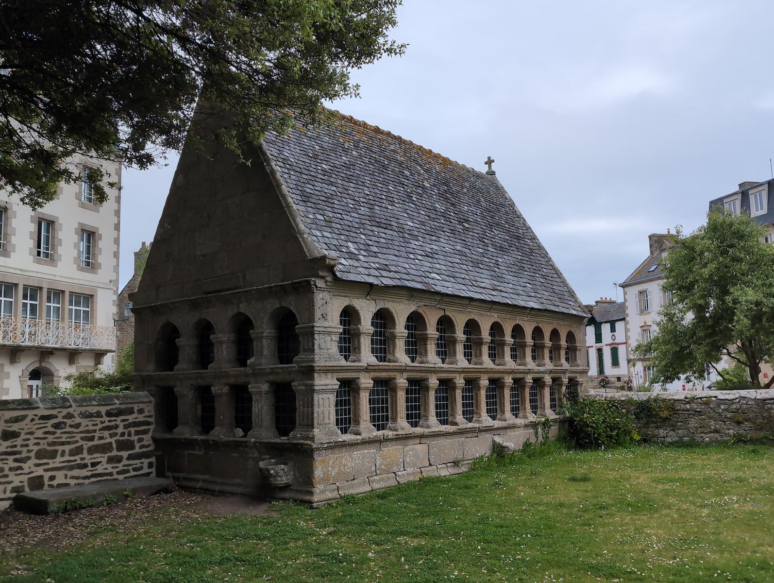 Ossuaire de l'église Notre-Dame de Croas-Batz devenue chapelle.