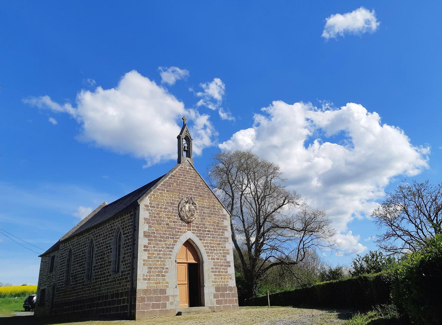 La chapelle Notre-Dame de Lourdes à Roncey